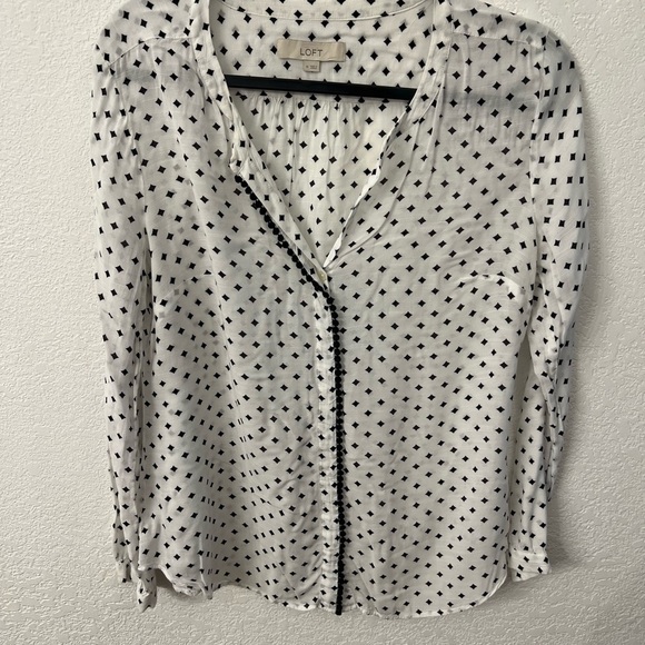 Loft Ann Taylor Ivory & black Diamond blouse with pompoms womens size medium - Picture 2 of 6